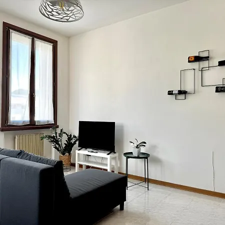 Casa Dirce Apartment *