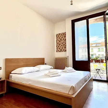 Casa Dirce Apartment *